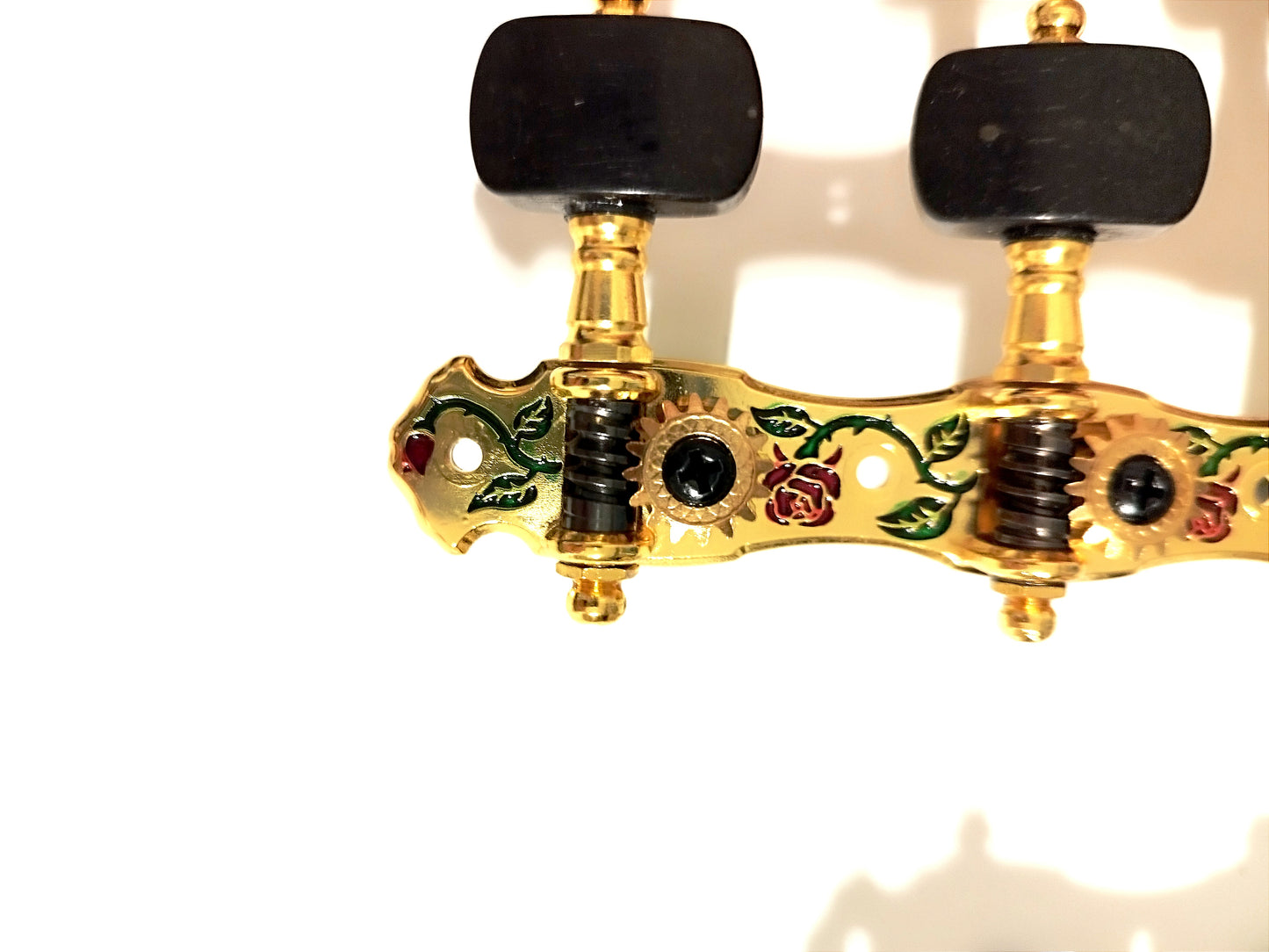 Alice tuners for classical guitar in gold and pegs in black natural ebony, enamelled in 2 colors.